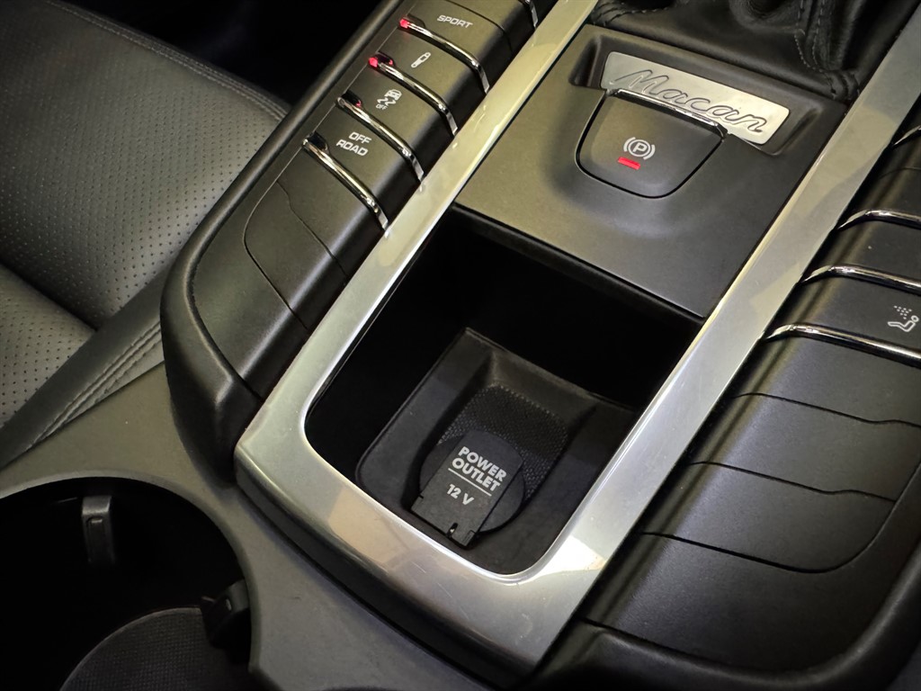 Used Porsche Macan 2018 for sale - 76696271: Photo 51