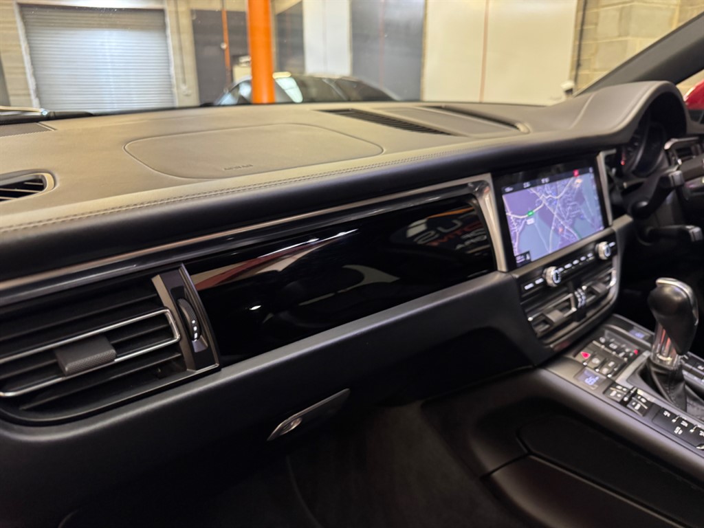 Used Porsche Macan 2018 for sale - 76696271: Photo 62