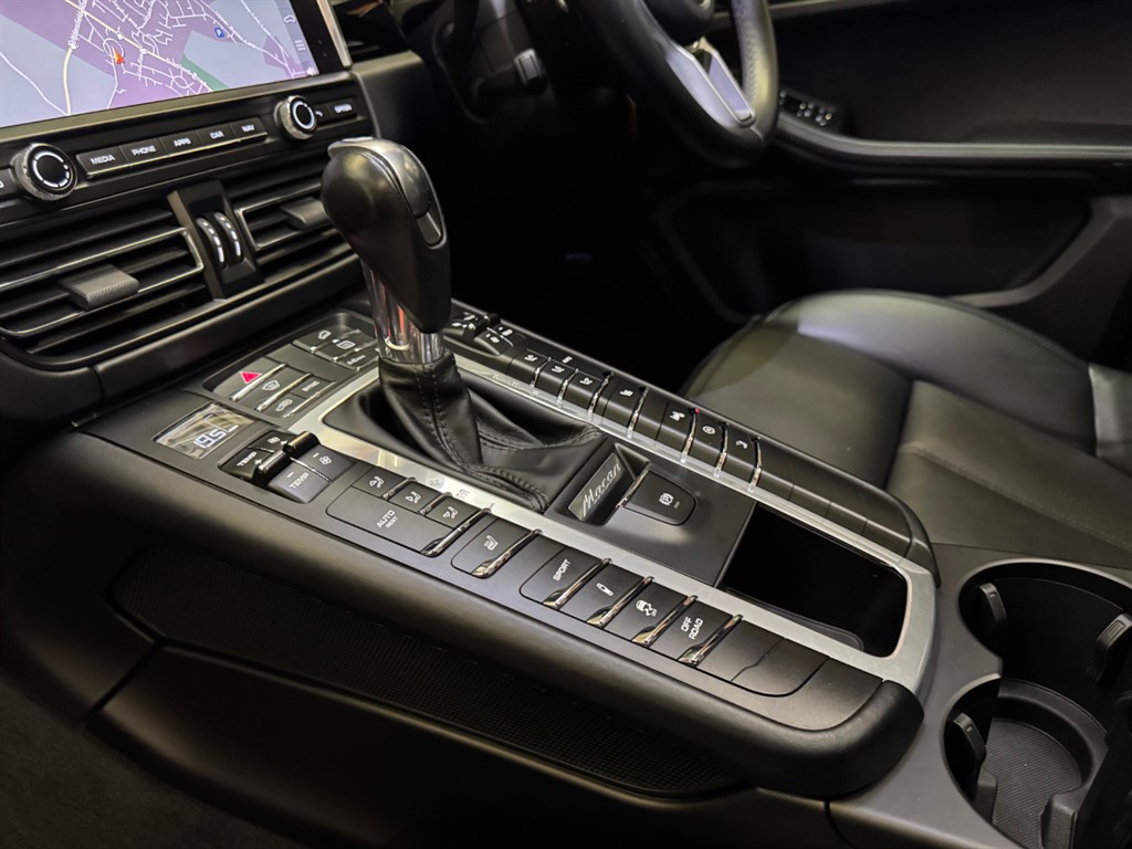 Used Porsche Macan 2018 for sale - 76696271: Photo 64