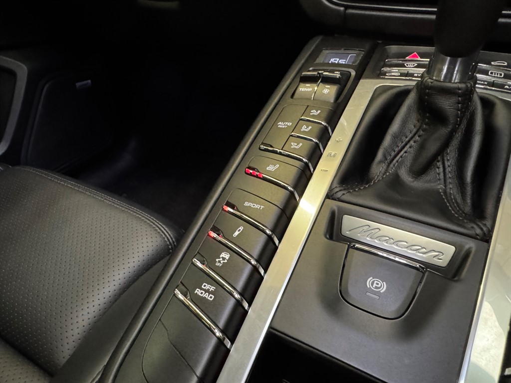 Used Porsche Macan 2018 for sale - 76696271: Photo 65