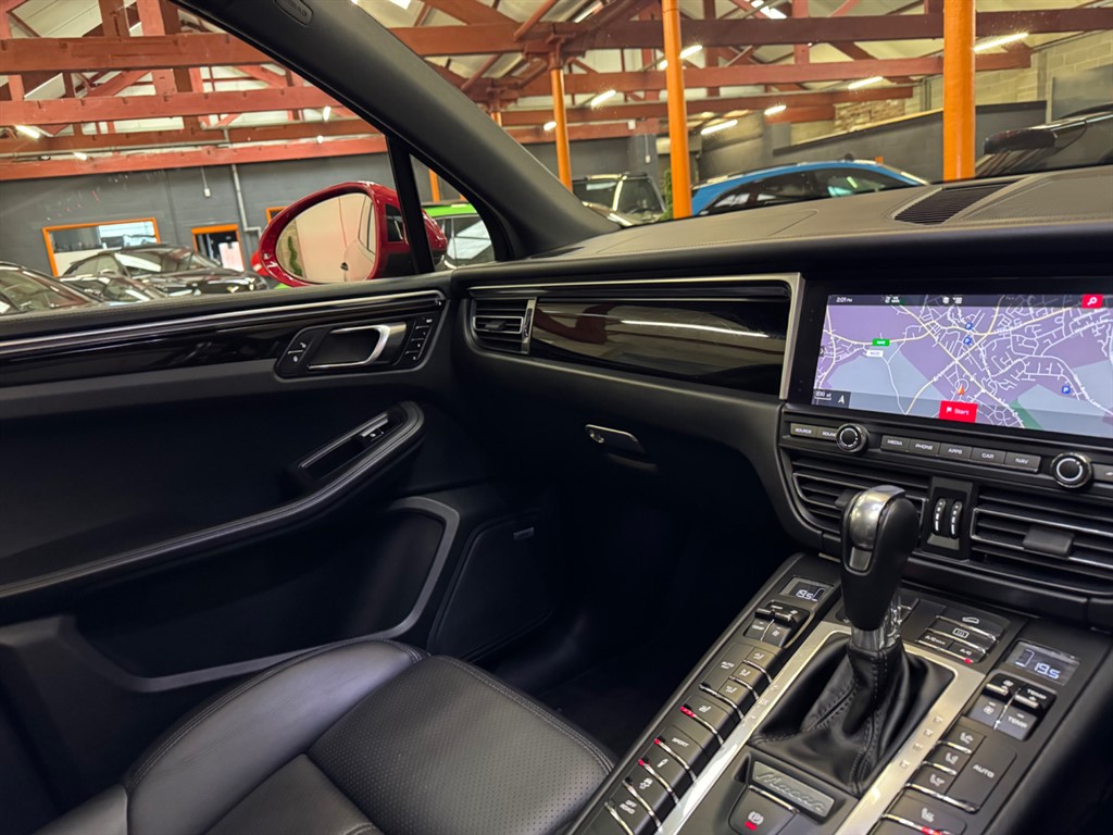 Used Porsche Macan 2018 for sale - 76696271: Photo 68