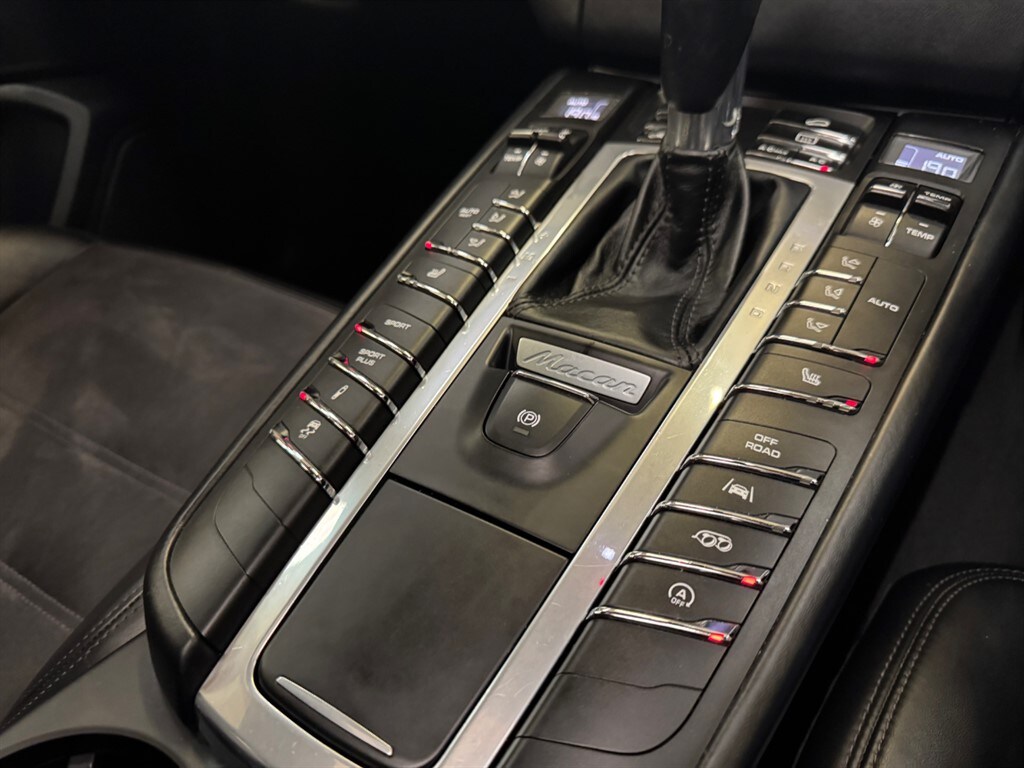 Used Porsche Macan 2018 for sale - 76659765: Photo 24