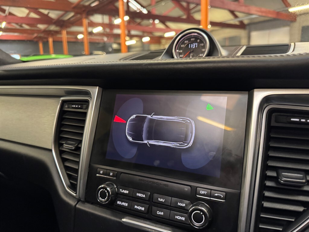 Used Porsche Macan 2018 for sale - 76659765: Photo 35