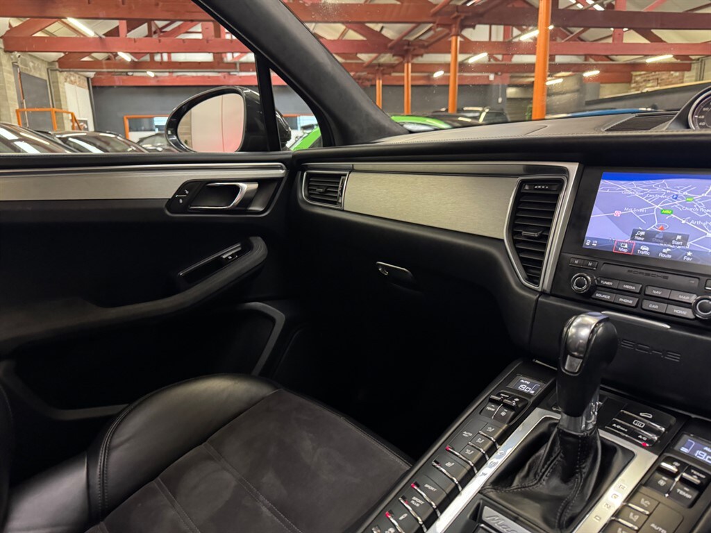 Used Porsche Macan 2018 for sale - 76659765: Photo 37