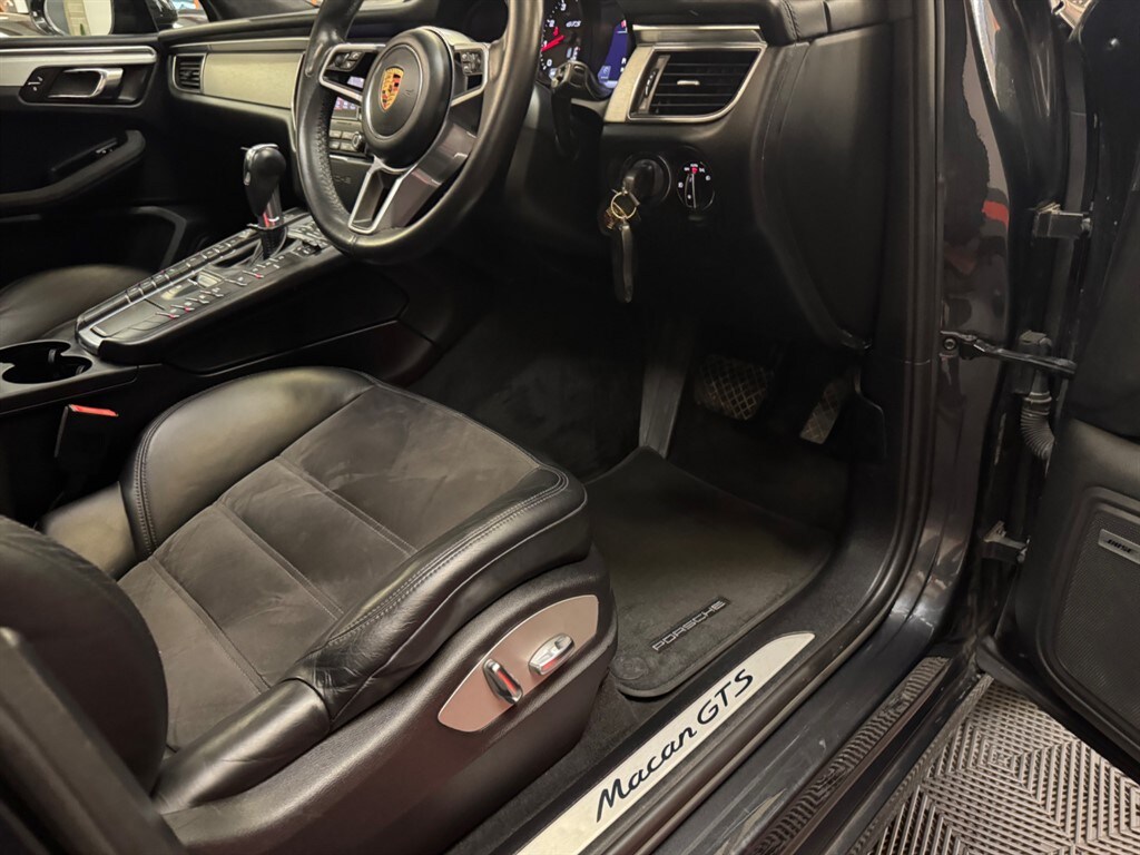 Used Porsche Macan 2018 for sale - 76659765: Photo 40