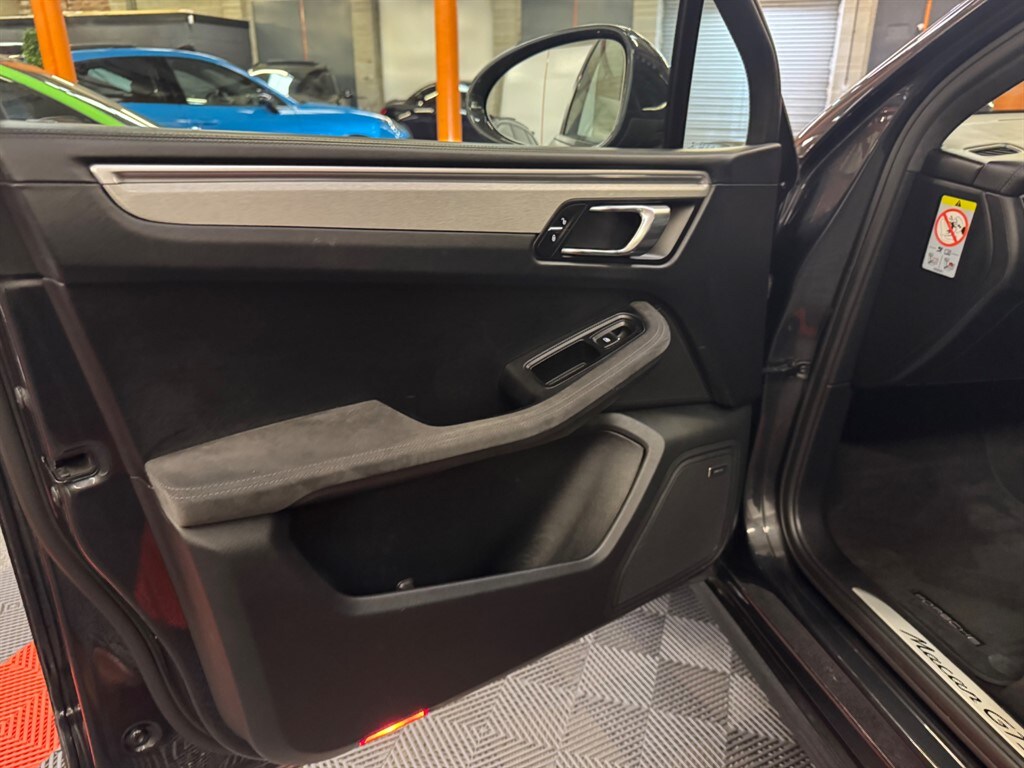 Used Porsche Macan 2018 for sale - 76659765: Photo 46