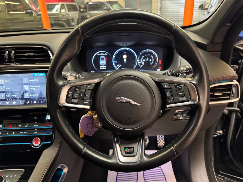 Used Jaguar F-Pace 2016 for sale - 76696268: Photo 20