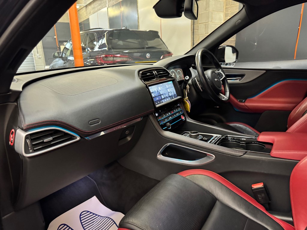 Used Jaguar F-Pace 2016 for sale - 76696268: Photo 28