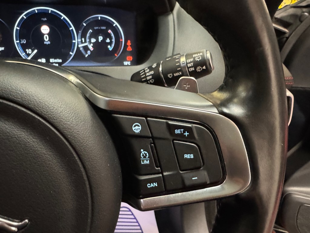 Used Jaguar F-Pace 2016 for sale - 76696268: Photo 43