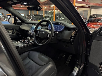 Used Land Rover Range Rover Sport 2024 for sale - 76894995: Photo