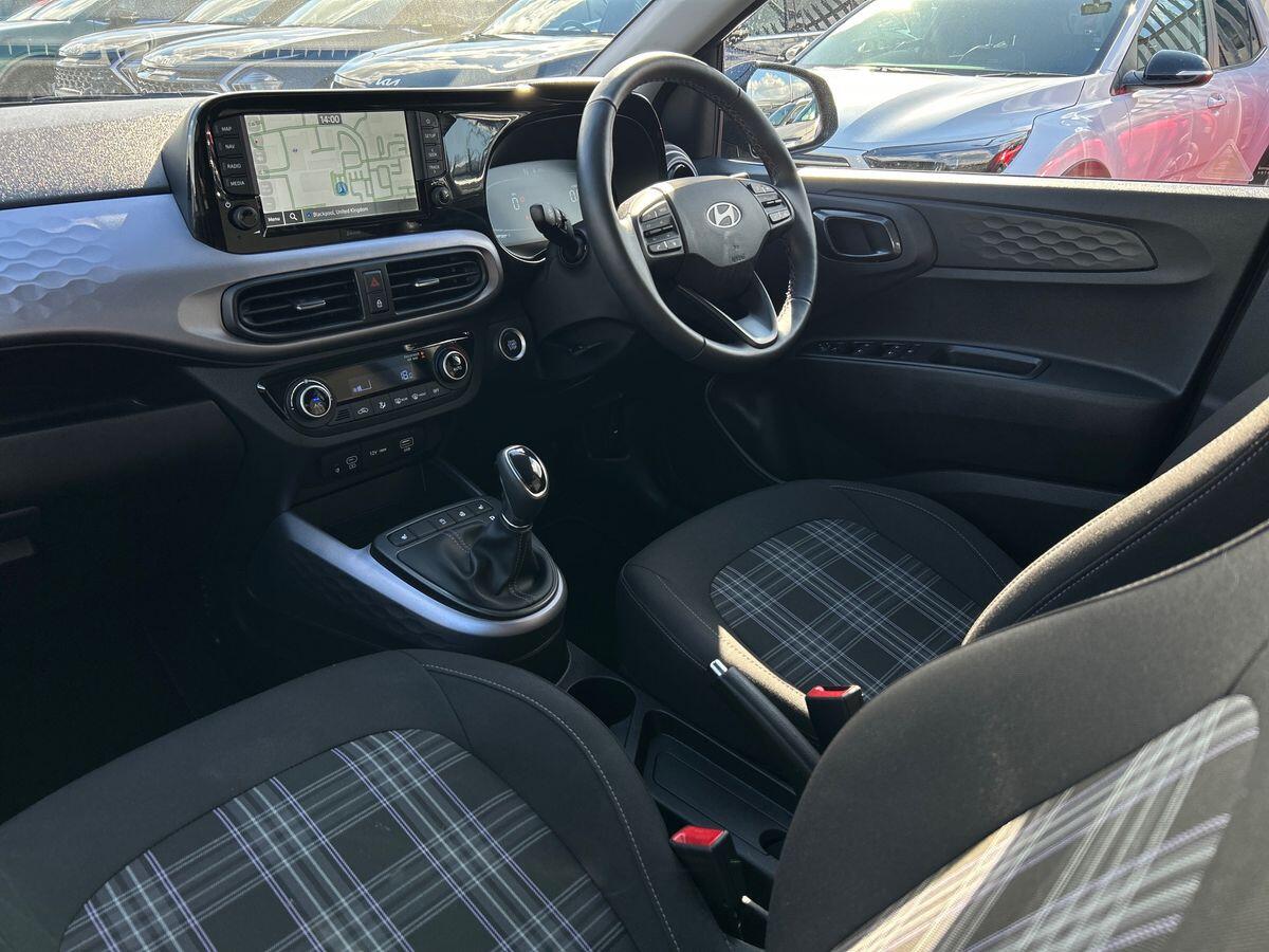 Used Hyundai i10 2024 for sale - 76300145: Photo 2