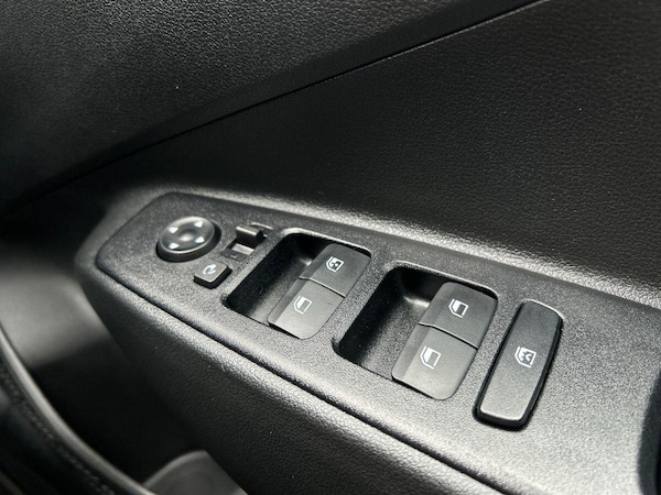 Used Hyundai i10 2024 for sale - 76300159: Photo 27