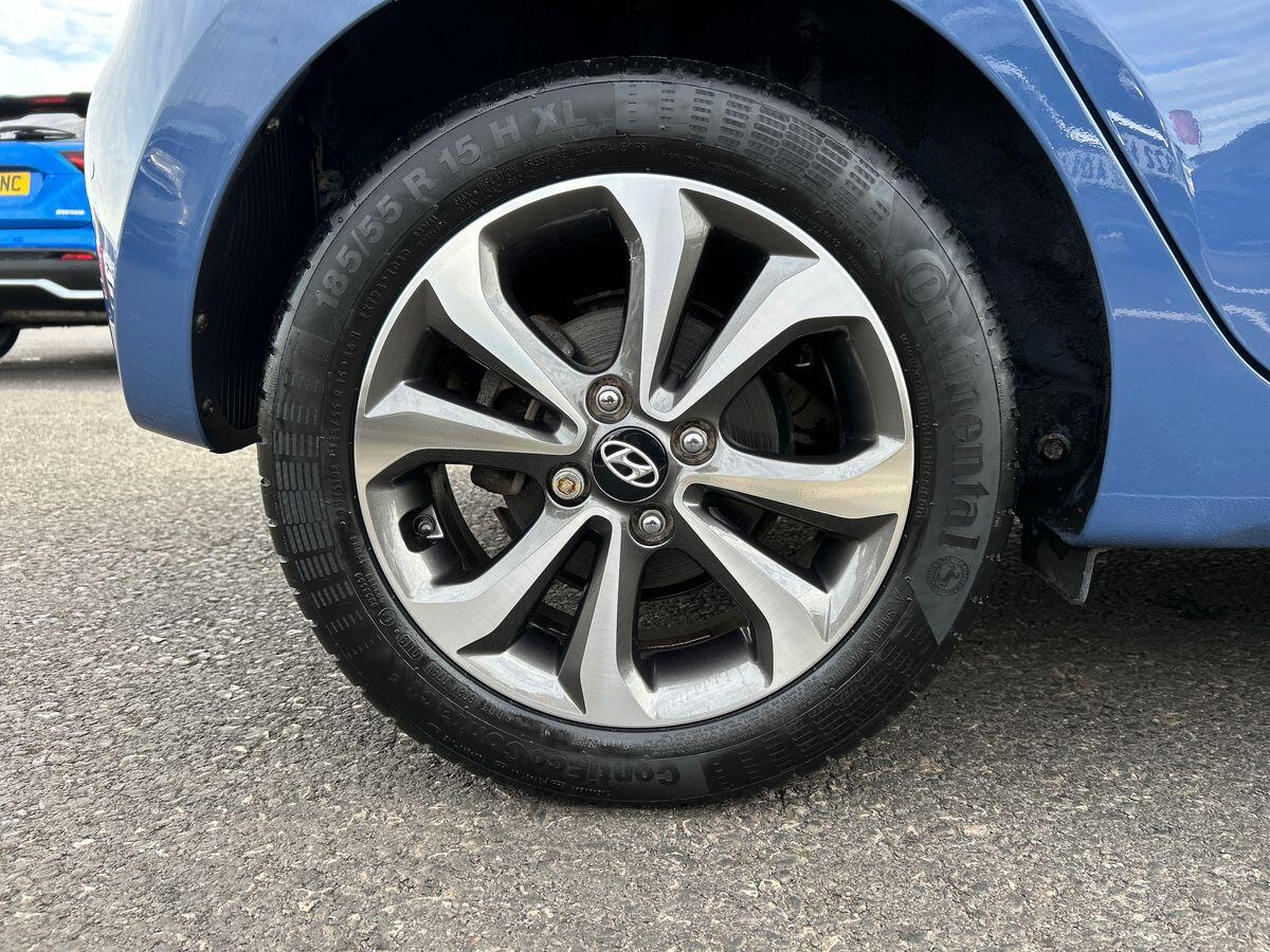 Used Hyundai i10 2017 for sale - 76171216: Photo 11