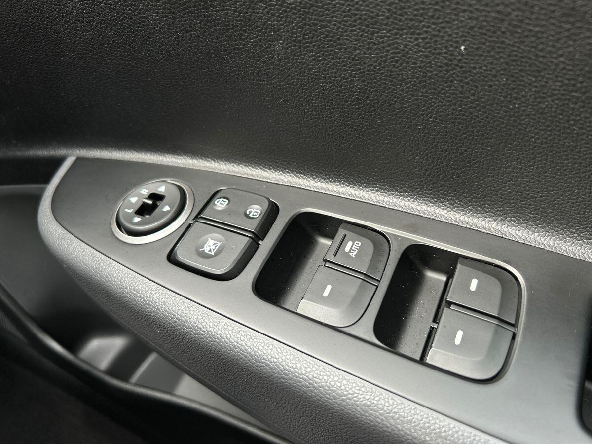 Used Hyundai i10 2017 for sale - 76171216: Photo 28