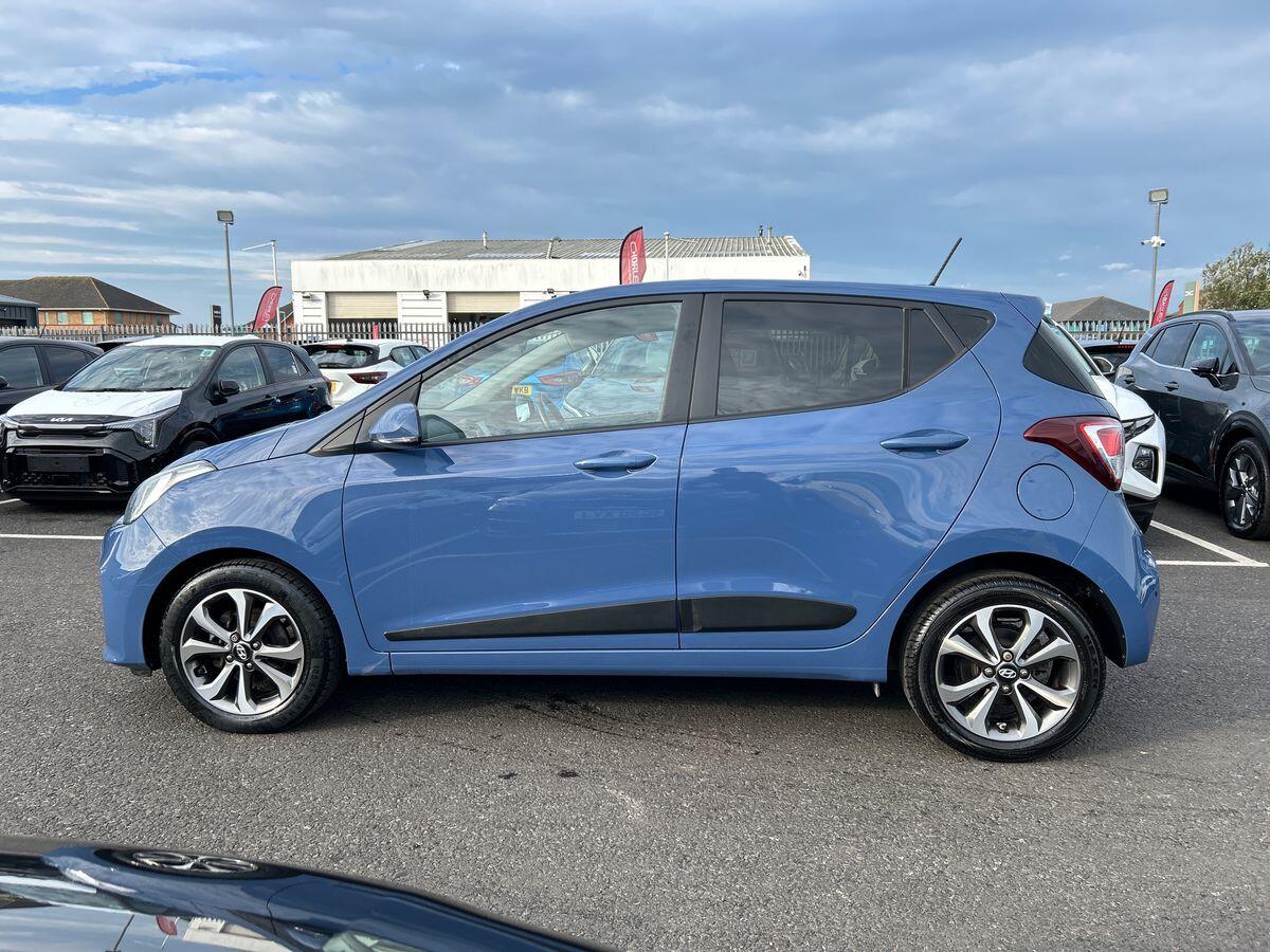Used Hyundai i10 2017 for sale - 76171216: Photo 6