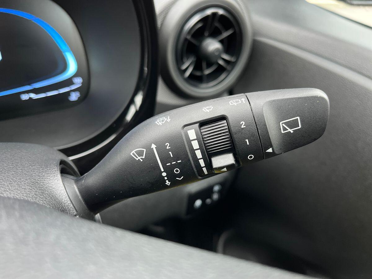 Used Hyundai i10 2023 for sale - 77429526: Photo 40