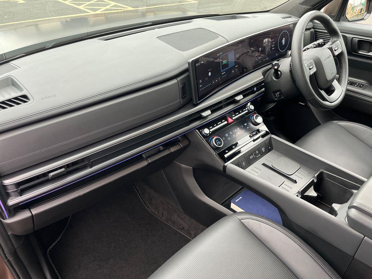 Used Hyundai Santa Fe 2025 for sale - 78097807: Photo 2