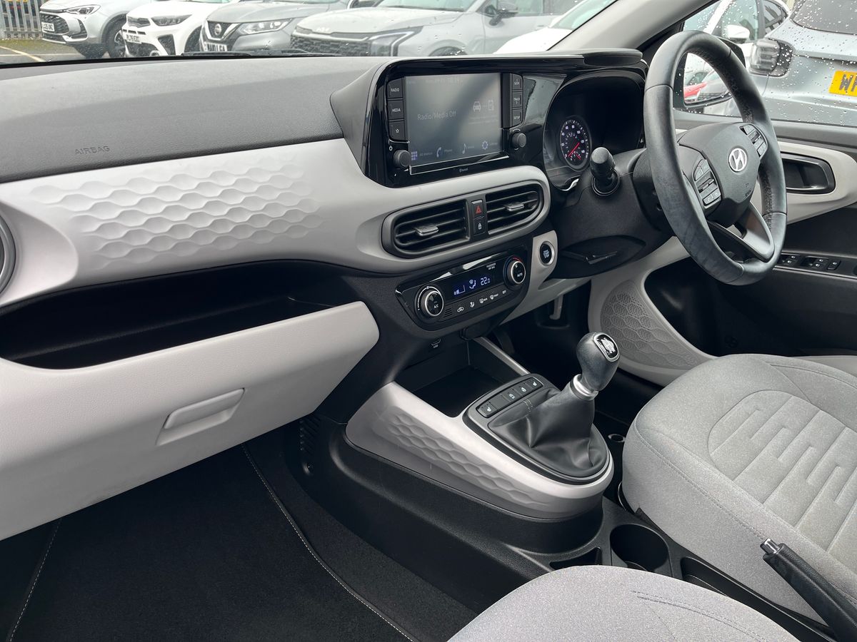 Used Hyundai i10 2023 for sale - 77805308: Photo 2