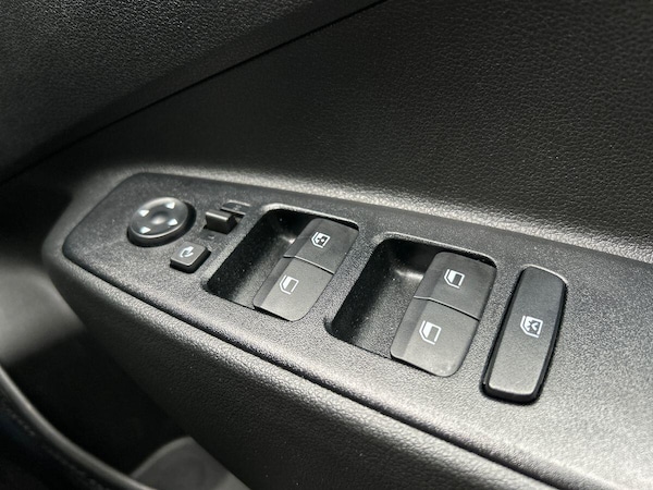 Used Hyundai i10 2024 for sale - 76300527: Photo 27