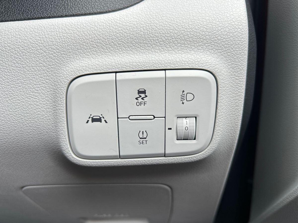 Used Hyundai i10 2023 for sale - 76300530: Photo 27