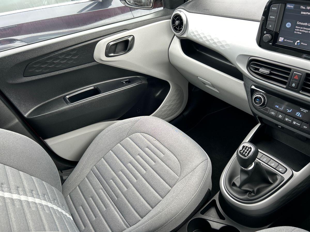 Used Hyundai i10 2023 for sale - 76300530: Photo 30