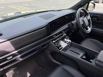 Used Hyundai Santa Fe 2025 for sale - 78107527: Photo