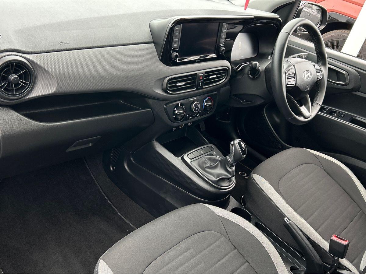 Used Hyundai i10 2024 for sale - 76300335: Photo 2