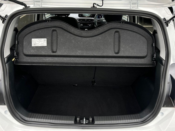 Used Hyundai i10 2024 for sale - 76300141: Photo 21
