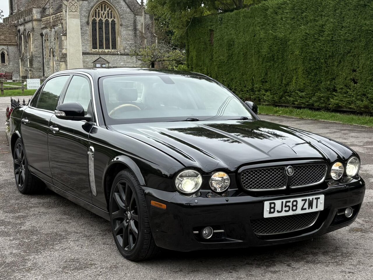Used Jaguar XJ for sale - 76105364: Photo 1