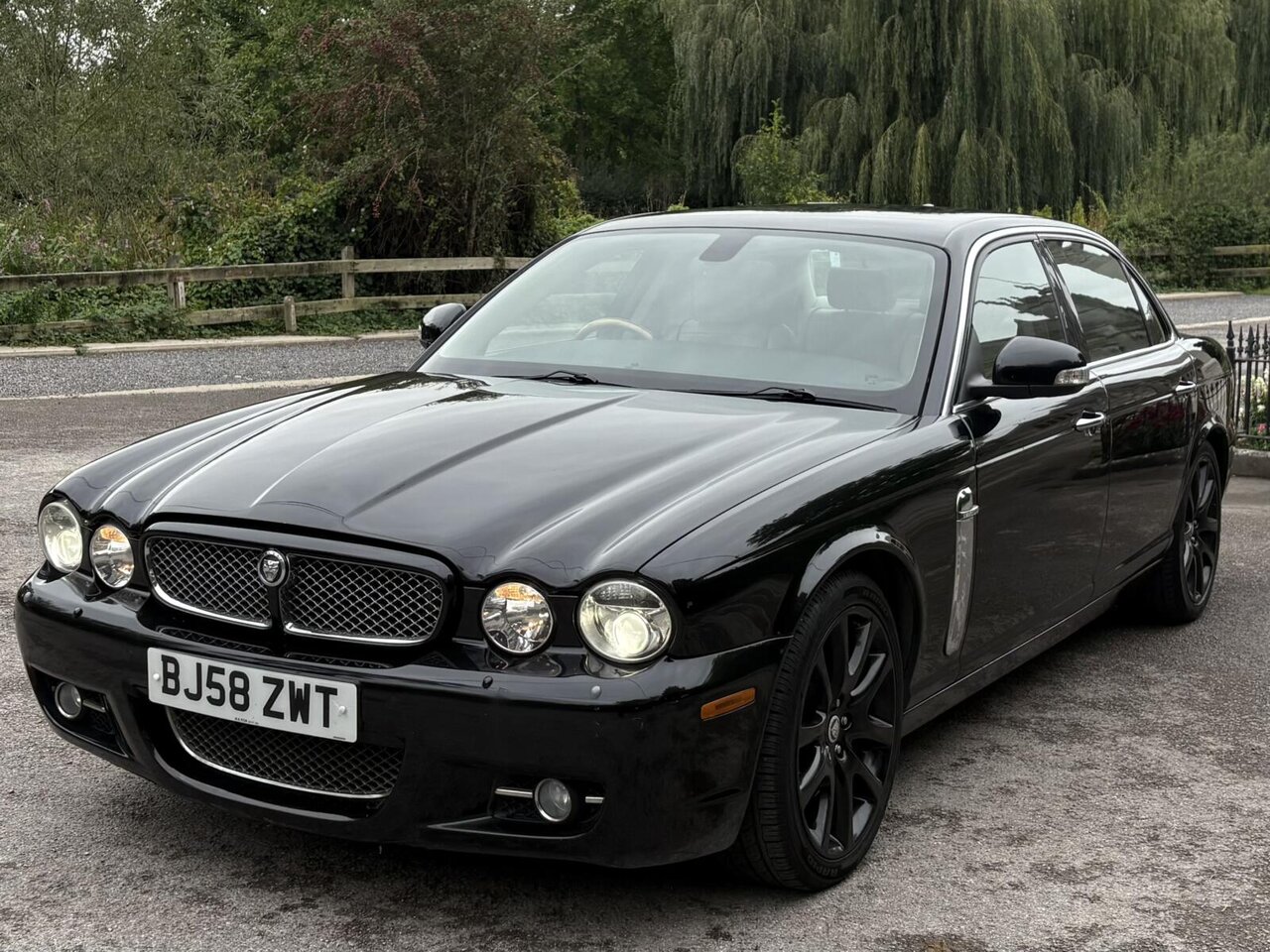 Used Jaguar XJ for sale - 76105364: Photo 4