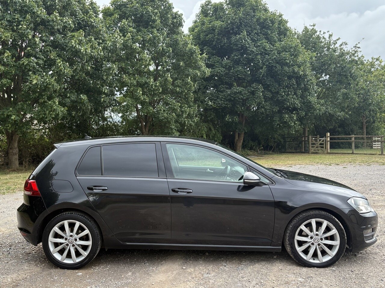 Used Volkswagen Golf 2015 for sale - 76105357: Photo 2