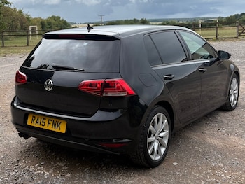 Used Volkswagen Golf 2015 for sale - 76105357: Photo