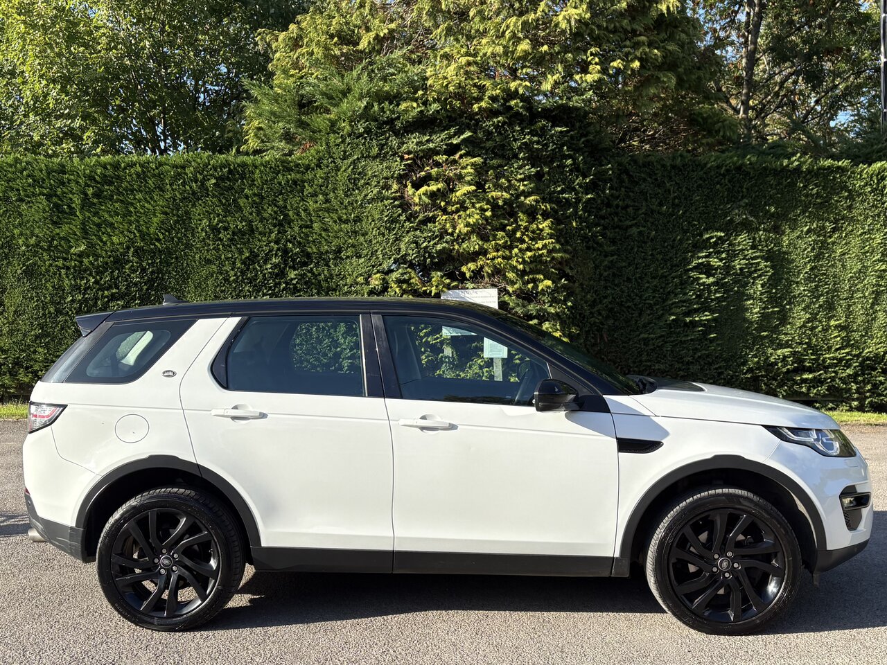 Used Land Rover Discovery Sport 2016 for sale - 76124866: Photo 2