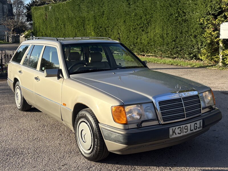 Used Mercedes-Benz E Class 1992 for sale - 76641679: Photo 1