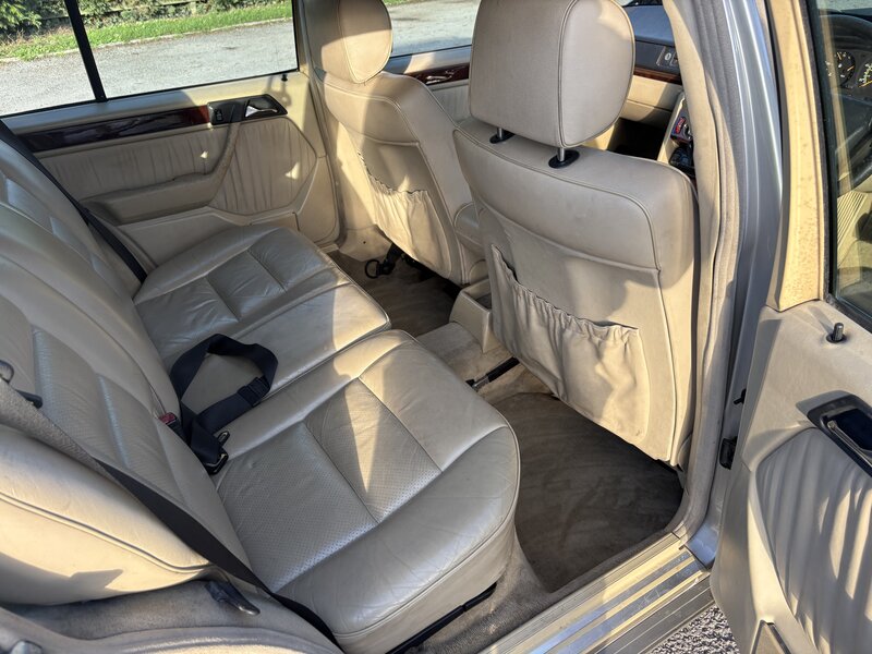 Used Mercedes-Benz E Class 1992 for sale - 76641679: Photo 13