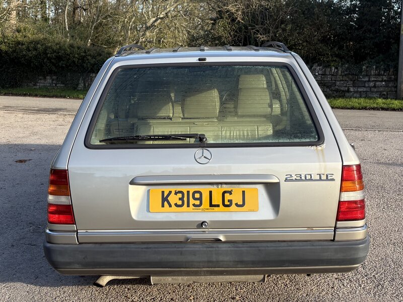 Used Mercedes-Benz E Class 1992 for sale - 76641679: Photo 3
