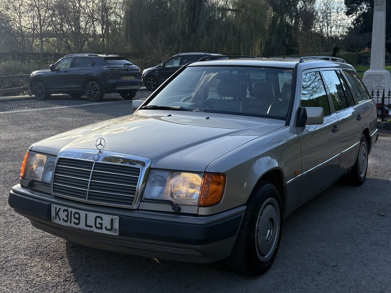 Used Mercedes-Benz E Class 1992 for sale - 76641679: Photo 6