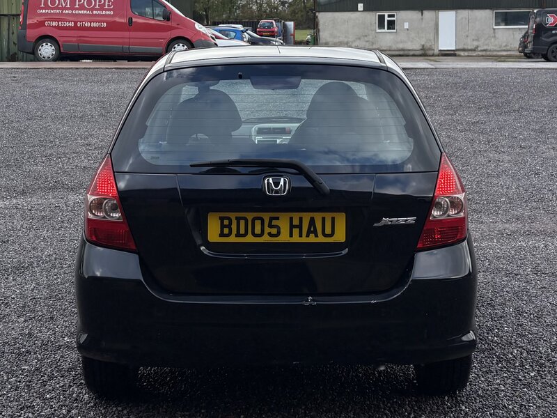 Used Honda Jazz 2005 for sale - 76603765: Photo 4