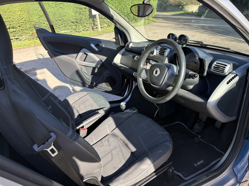 Used smart fortwo 2010 for sale - 76623775: Photo 11