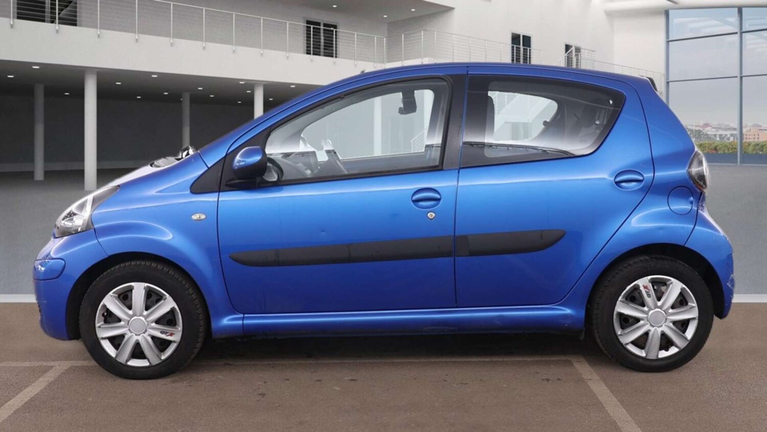 Used Toyota AYGO 2010 for sale - 77905774: Photo 12