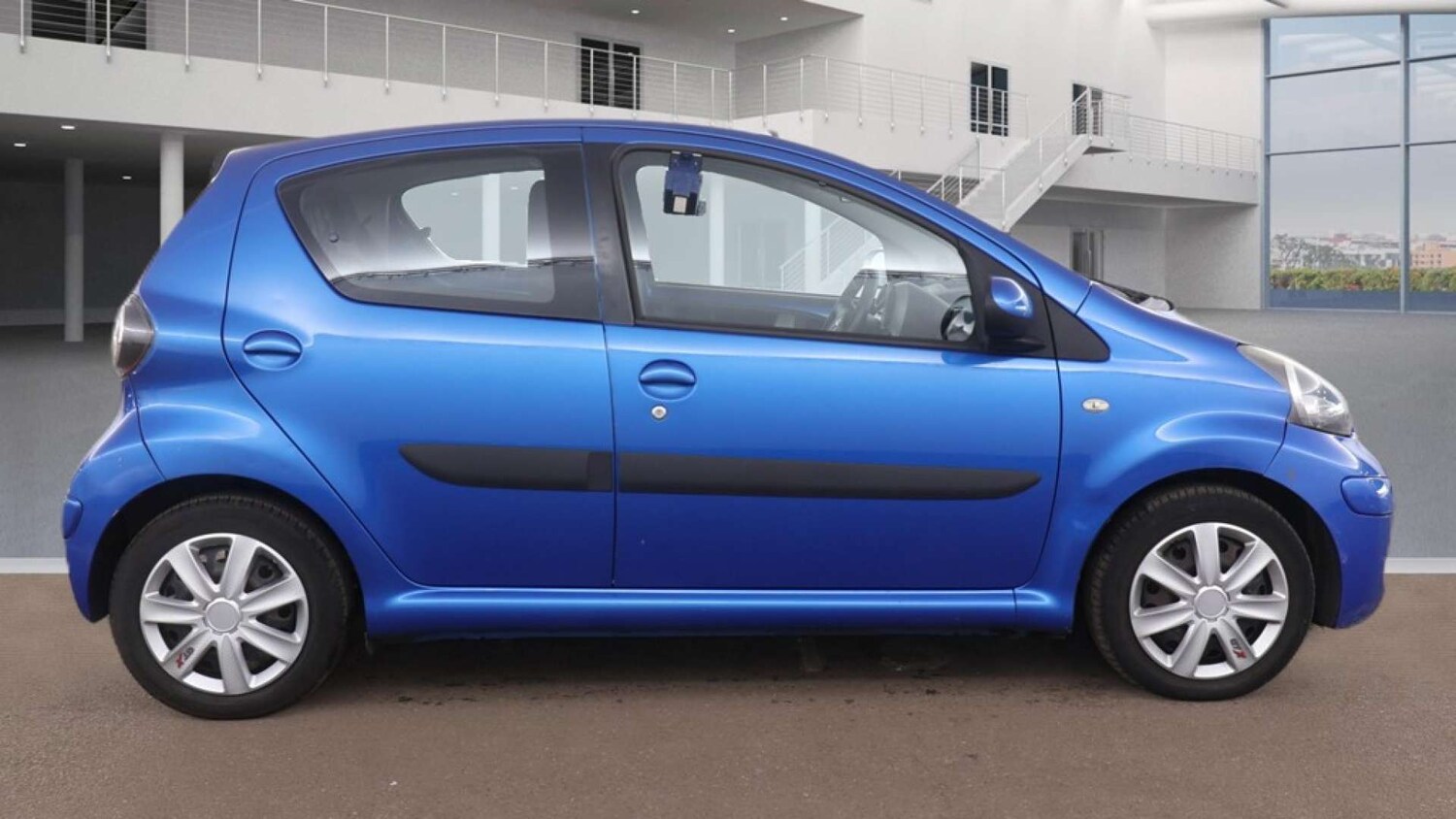 Used Toyota AYGO 2010 for sale - 77905774: Photo 13