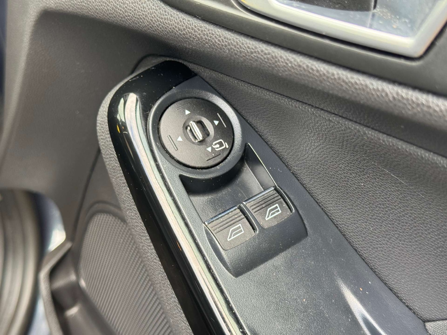 Used Ford Fiesta 2014 for sale - 76384169: Photo 24