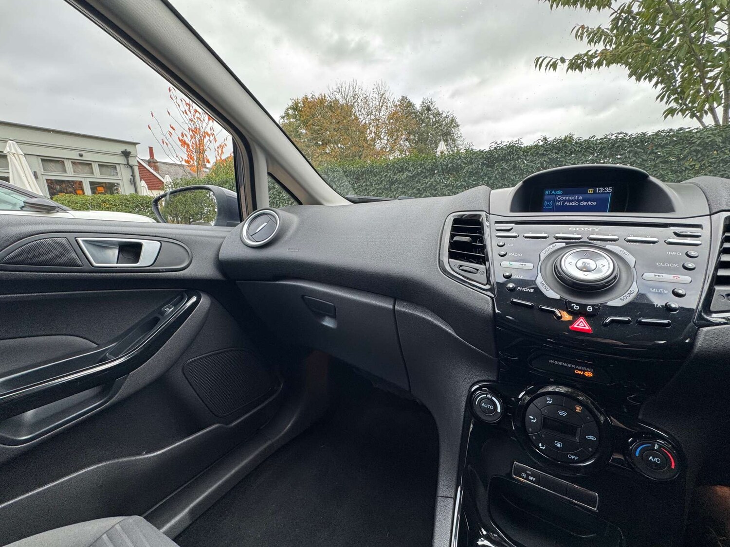 Used Ford Fiesta 2014 for sale - 76384169: Photo 31