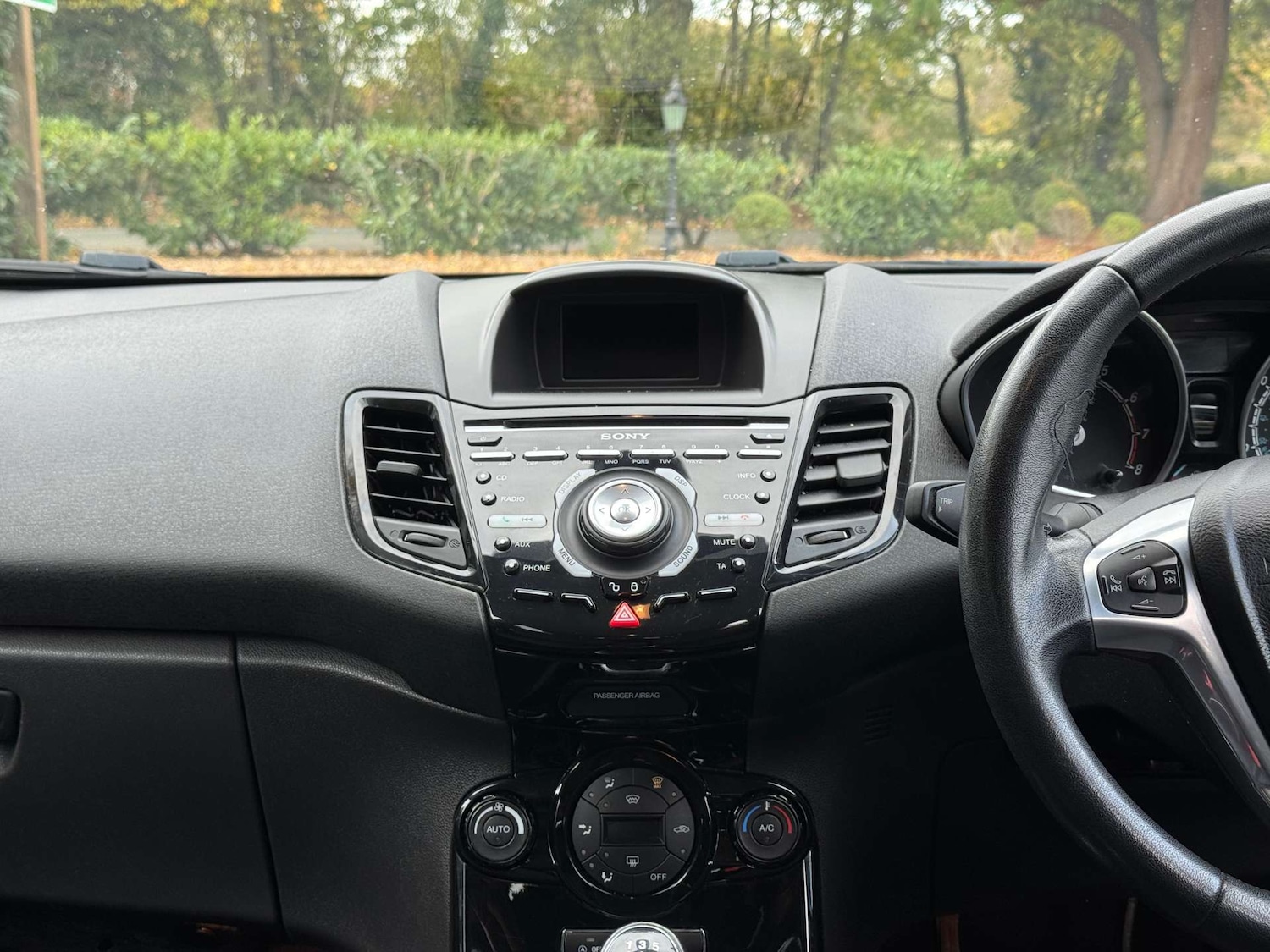 Used Ford Fiesta 2014 for sale - 76384169: Photo 8