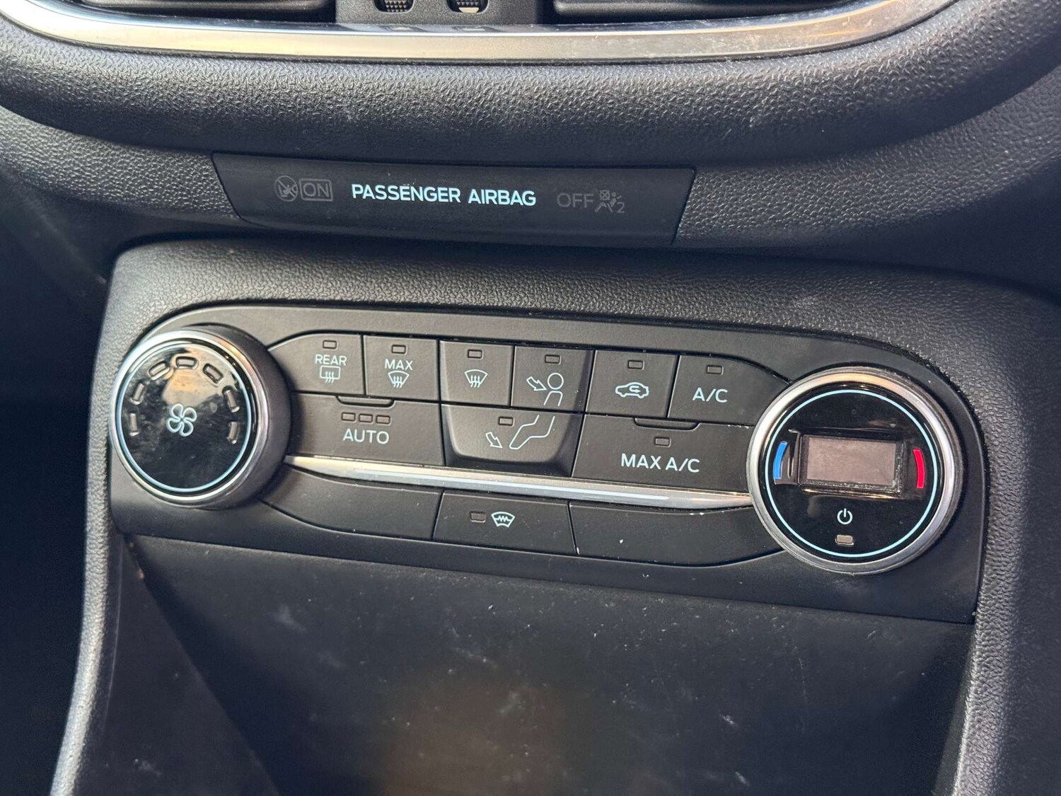 Used Ford Fiesta 2018 for sale - 77813602: Photo 24