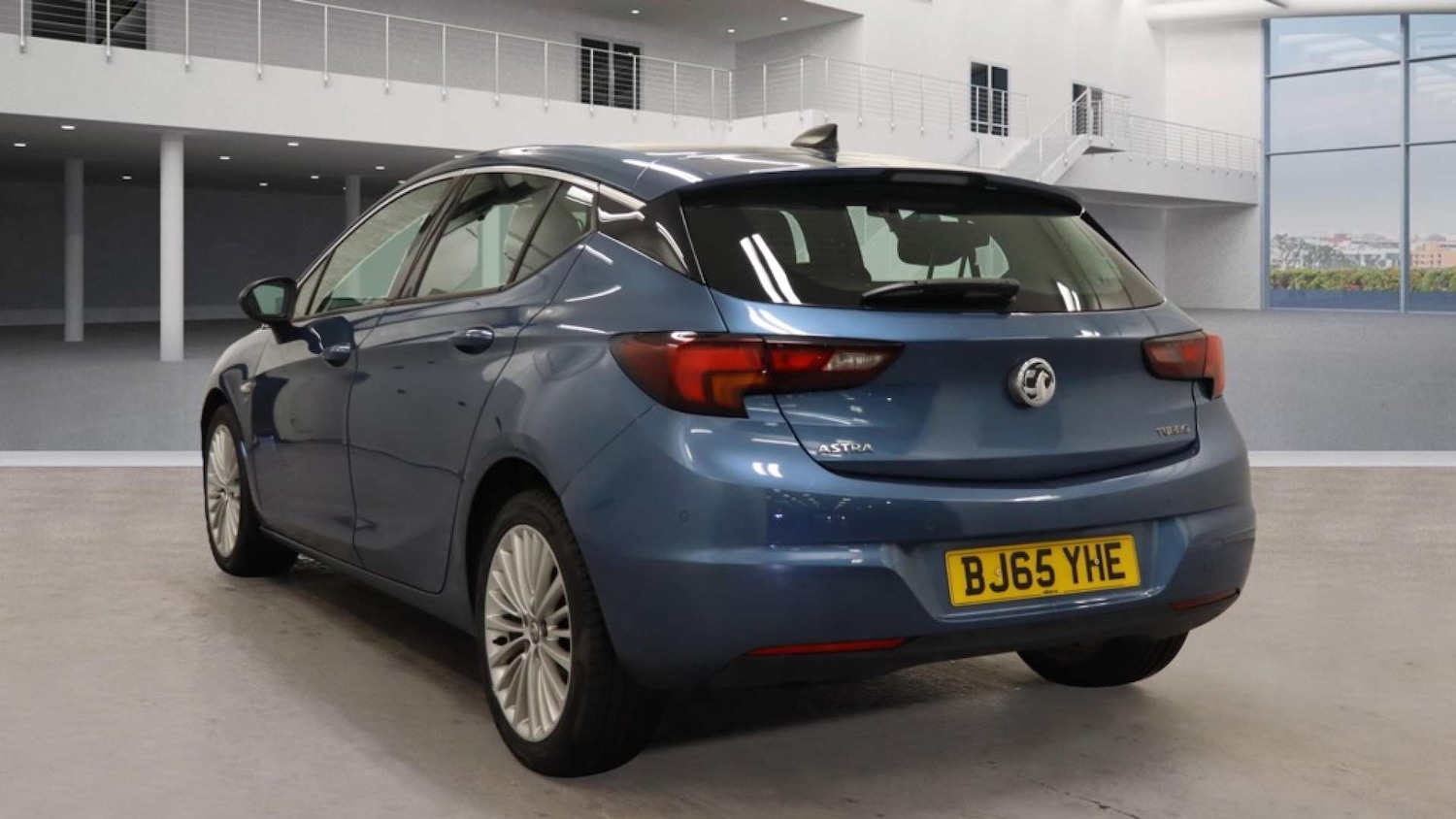 Used Vauxhall Astra 2016 for sale - 76427132: Photo 3