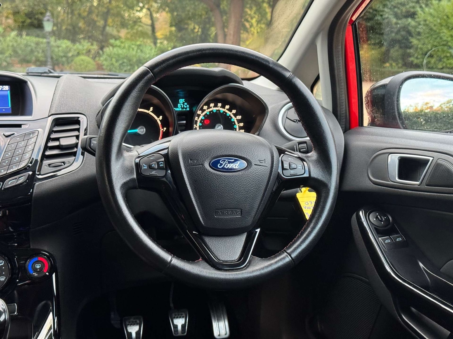 Used Ford Fiesta 2015 for sale - 76340734: Photo 12