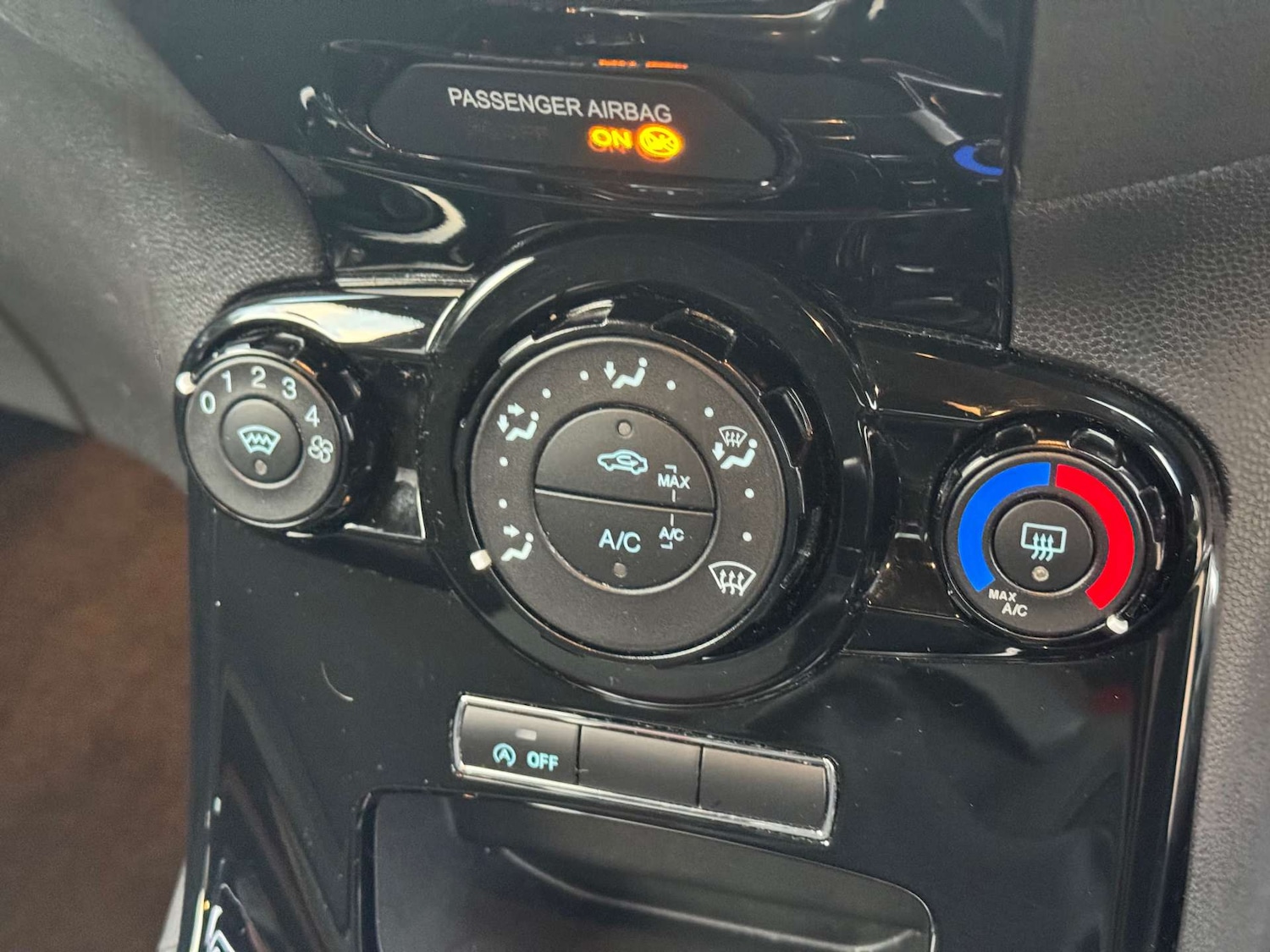 Used Ford Fiesta 2015 for sale - 76340734: Photo 18