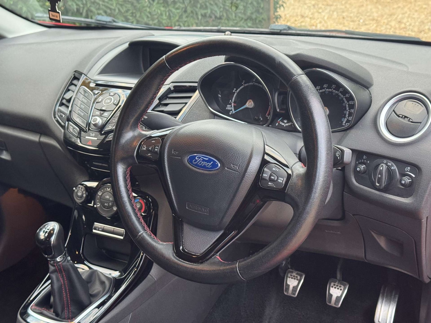 Used Ford Fiesta 2015 for sale - 76340734: Photo 28