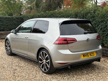 Used Volkswagen Golf 2016 for sale - 76910600: Photo